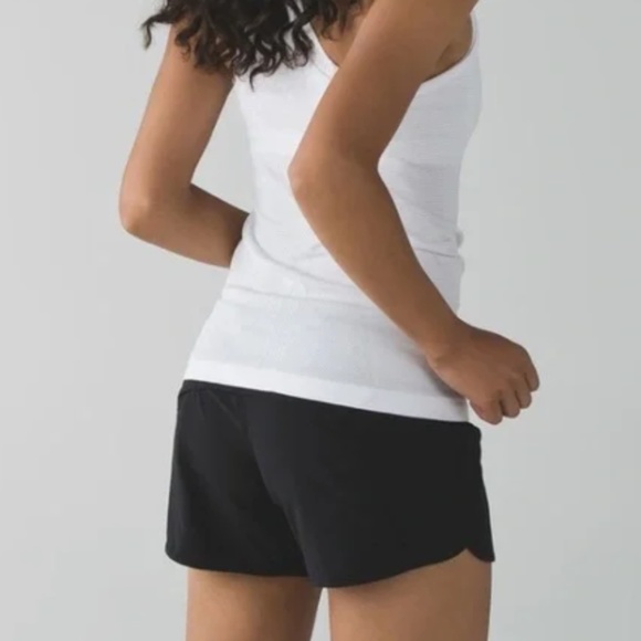 Lululemon Run Times Short *Block-It Pocket Black Size 6 - Picture 2 of 5